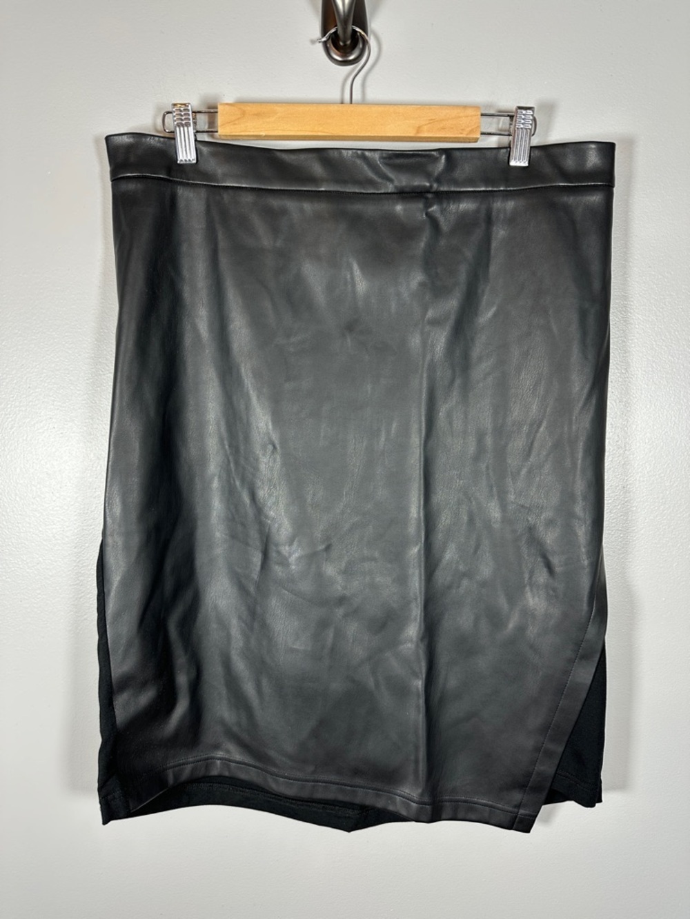 Universal Standard Black Faux Leather Pencil Skirt Size Small